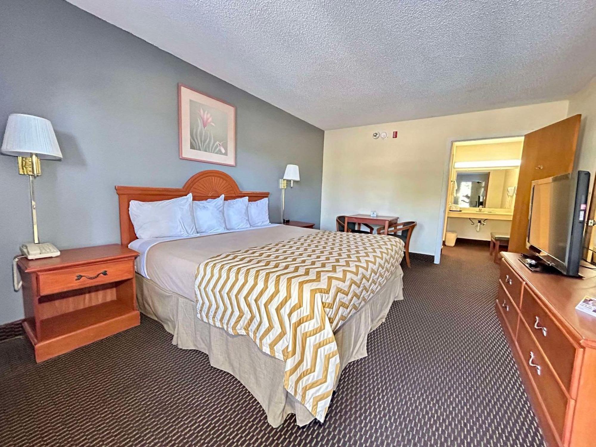 High Springs Inn Soon To Be Clarion Pointe Alachua Ngoại thất bức ảnh