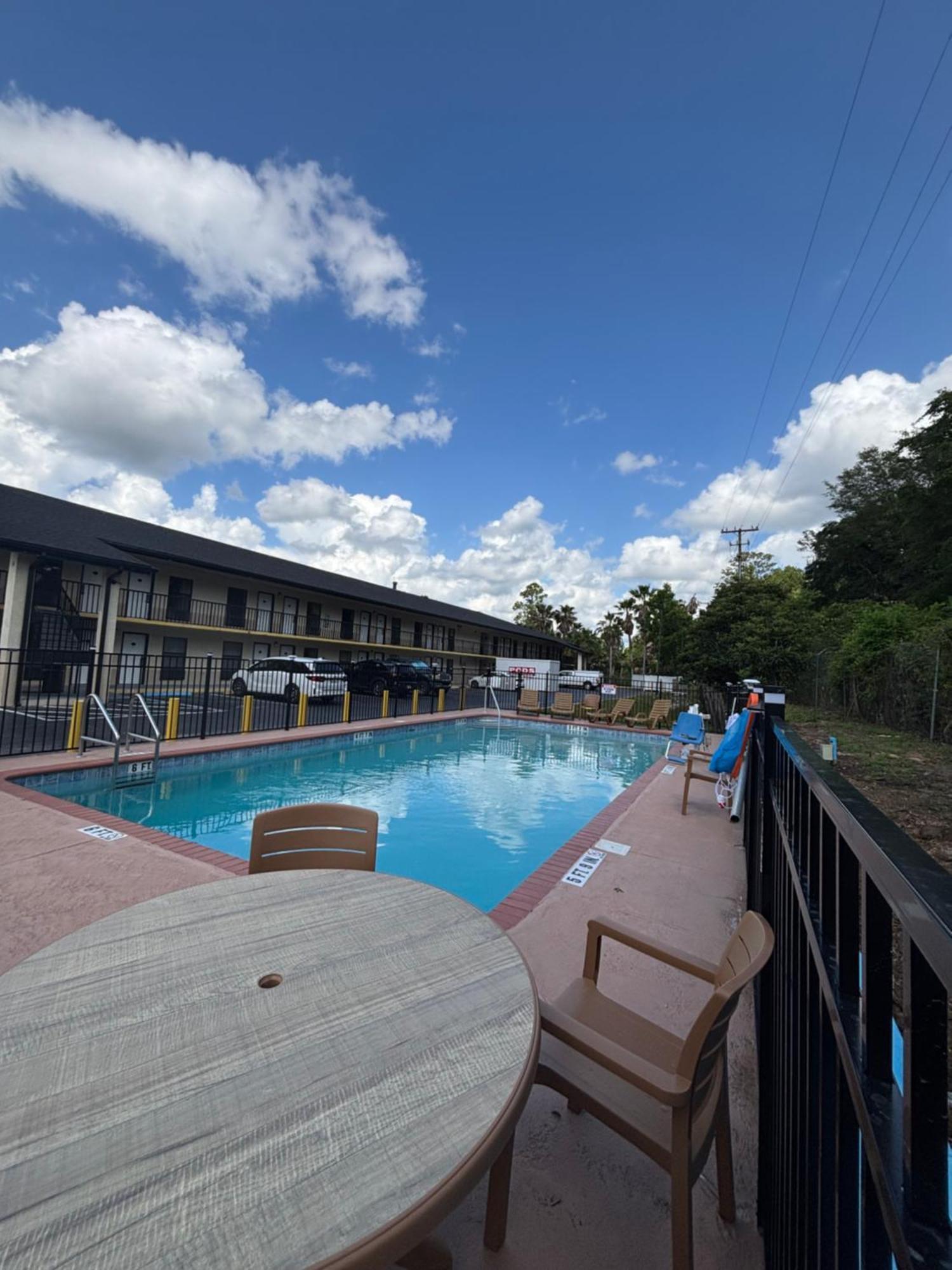 High Springs Inn Soon To Be Clarion Pointe Alachua Ngoại thất bức ảnh