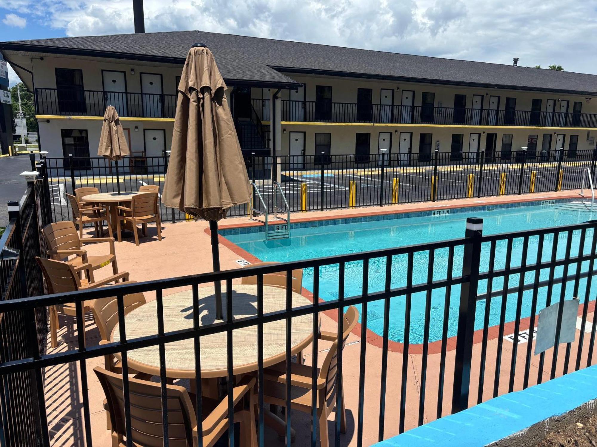 High Springs Inn Soon To Be Clarion Pointe Alachua Ngoại thất bức ảnh