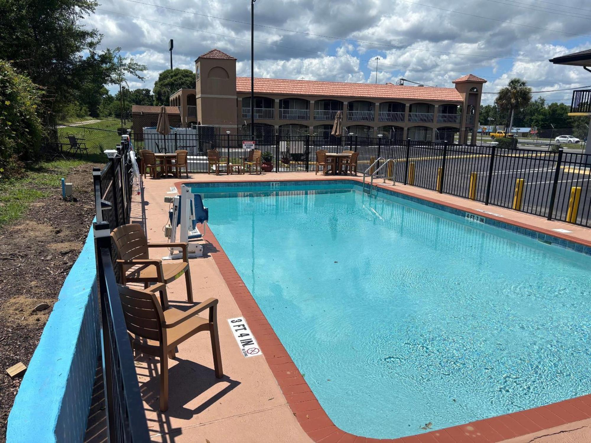 High Springs Inn Soon To Be Clarion Pointe Alachua Ngoại thất bức ảnh