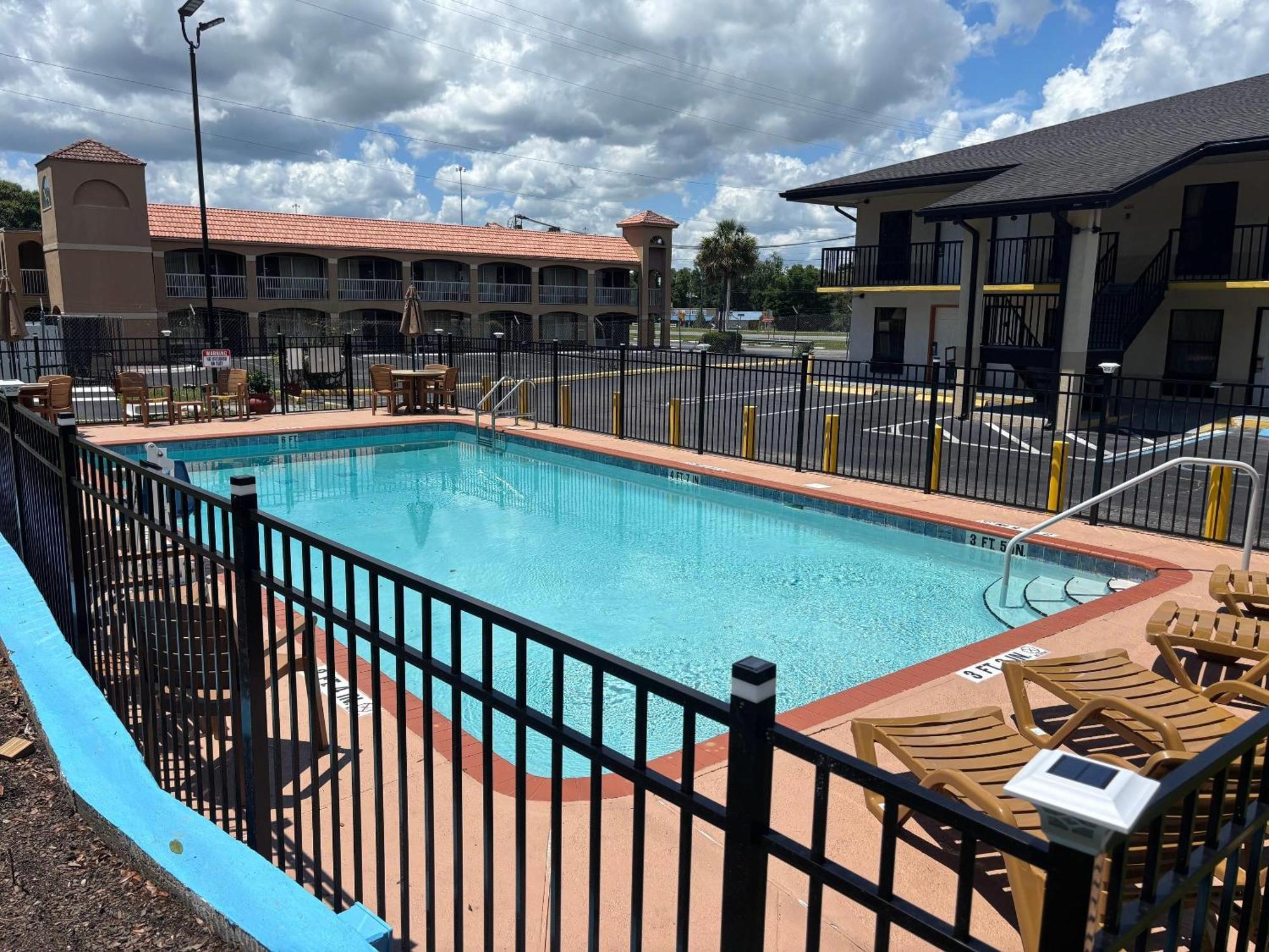 High Springs Inn Soon To Be Clarion Pointe Alachua Ngoại thất bức ảnh